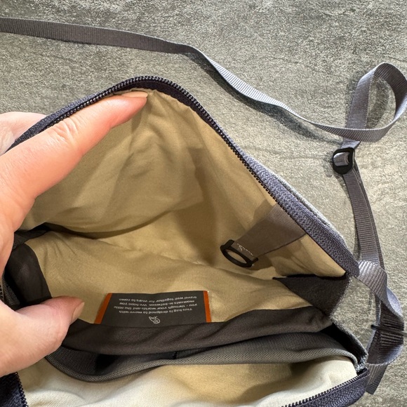 Bellroy Gray Crossbody Bag - Picture 6 of 6